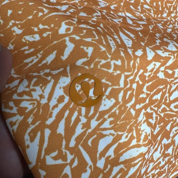 Lululemon Pool Short 7” NWT Size Small (Crunch Max Lemon Sorbet Autumn Orange) - Picture 8 of 14